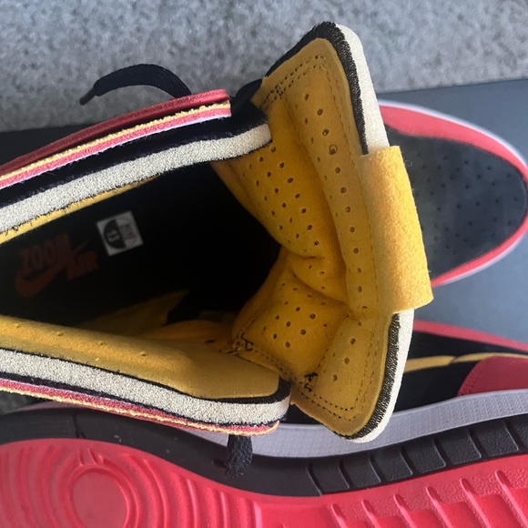 Jordan 1 High Zoom Air CMFT
Black Monarch - Picture 3 of 6